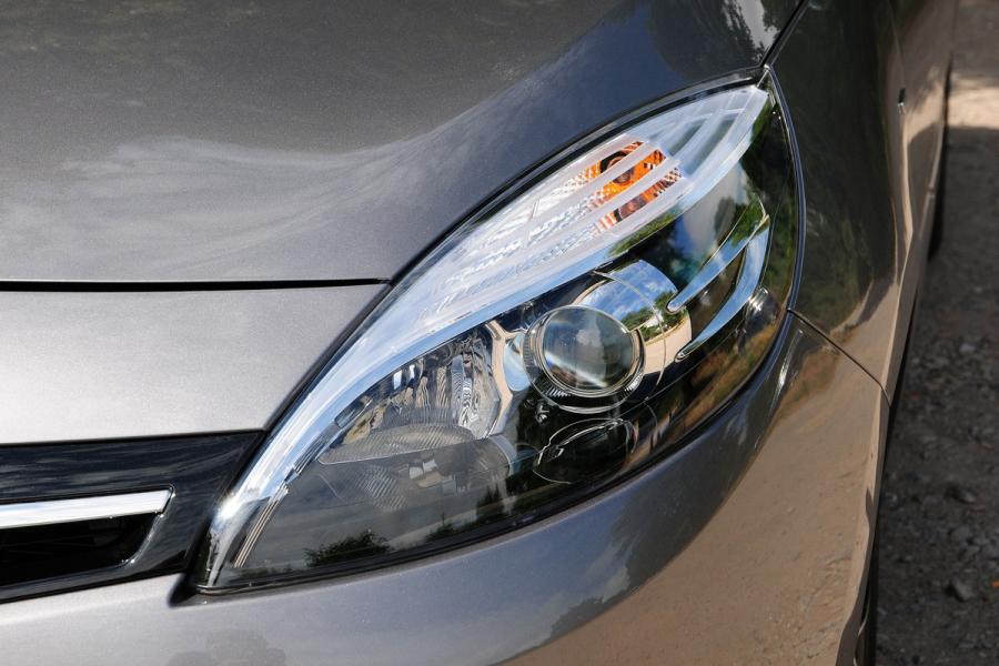 Детали экстерьера Renault Grand Scenic 2013 года  (UK) (фото 7 из 17)